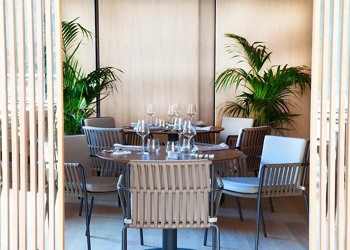 Готель Arima & - Small Luxury