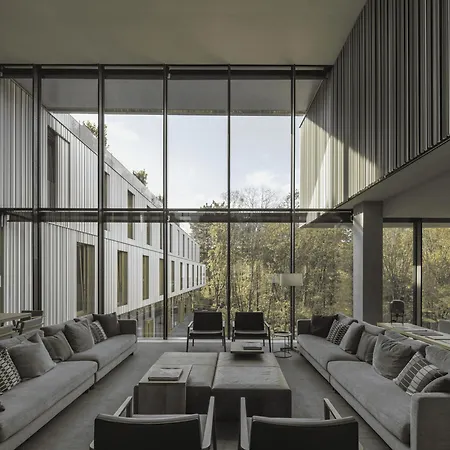 Arima & - Small Luxury